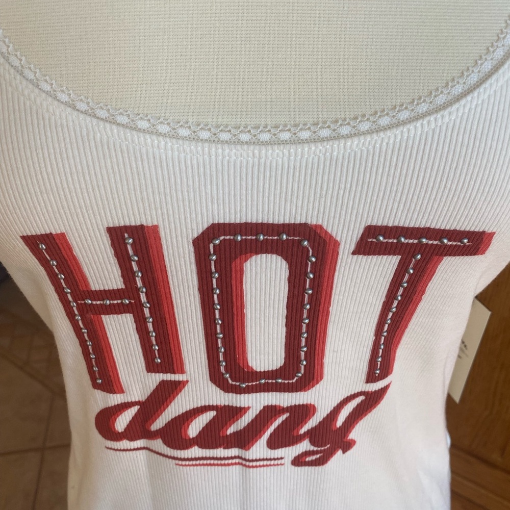 Brand new does not fit size Large. - Picture 2 of 9